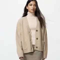 ユニクロ　スフレヤーンショートカーディガン