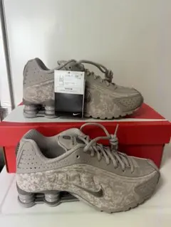 23.5cm Nike Women's Shox R4 新品