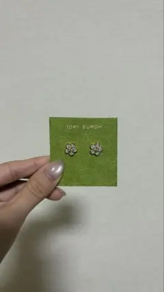 TORY BURCH フラワーデザインピアス