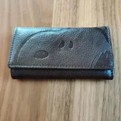 ピーナッツ　SNOOPY　型押し　キーケース　ブラウン　スヌーピー　カー用品