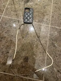 CHANEL iPhoneケース チェーンストラップ付きパール※訳アリのサムネイル