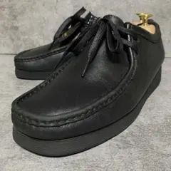 美品】クラークス ワラビー 定番 11826 ブラックレザー 27cm - メルカリ