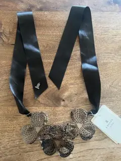 LANVIN 花の形状チョーカー