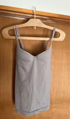 ユニクロ ブラトップ　s m ベージュ　キャミソール　ブラキャミソール