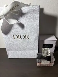 Miss Dior ESSENCE パルファン 50ml 残り半分のサムネイル