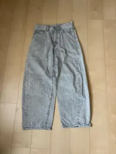 gu バレルレッグジーンズ