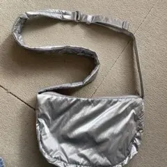 LOWRYS FARM シルバー ショルダーバッグ