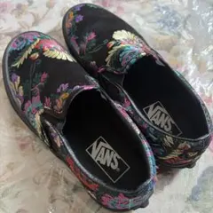 VANS 花柄刺繍 スリッポン 黒　スニーカー