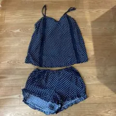 ネイビードットキャミソール・ショートパンツのルームウェアセット