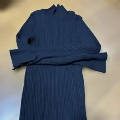 ストロベリーイチエ　リブ編み ニット