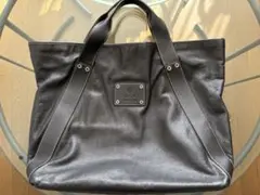 最終本日限定価格！美品！Gucci ブラック大型レザー トートバッグ！のサムネイル