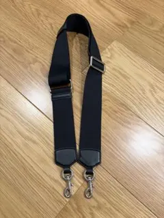 ほぼ未使用　ブラックナイロンショルダーストラップ