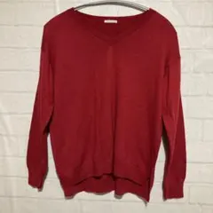 赤 Vネック 長袖ニット GU
