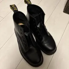 黒のハイカットワークブーツのサムネイル