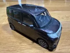 トヨタ ルーミー レーザーブルークリスタルシャイン カラーサンプル