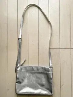 シルバー 合成皮革 ショルダーバッグ