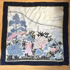 タイシルク100% 孔雀と花のデザイン 大判　スカーフ