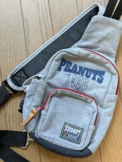 スヌーピー　ピーナッツ　ボディバッグ