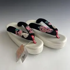 草履 ヒール高 日本製 踵3段 鶴刺繍鼻緒 フリーサイズ NO29442 - メルカリ