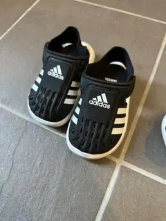 adidas キッズ サンダル ブラック 13cm