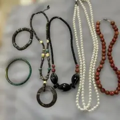 ビーズとパールのネックレスセット