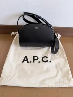 A.P.C. ブラック ショルダーバッグ 保存袋付きのサムネイル