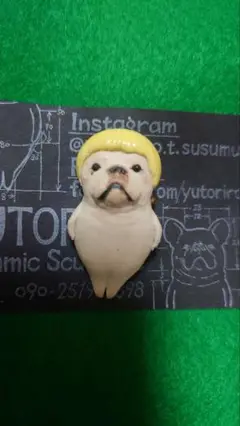 ゆとり炉さん　ブローチ