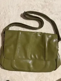 合皮　ショルダーバッグ　キャンパスバック　メッセンジャーバック