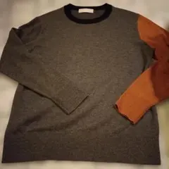 グレーとオレンジの長袖ニットセーター、毛20%