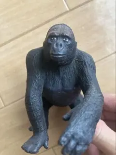ゴリラ フィギュア
