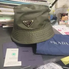 PRADA カーキ色バケットハット M サイズのサムネイル