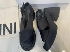 GANNI サンダル ブラックのサムネイル