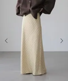 LOWRYSFARM ストレッチサテンスカート ベージュドット