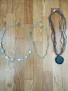 水色と白のビーズネックレスセット