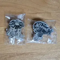 【即日発送】チェンソーマン モチーフデザインピンズ　レゼ　ボム　2点セット