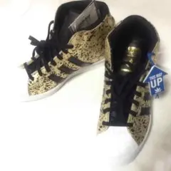 adidas originalsハイカット インヒール シャンパンゴールド