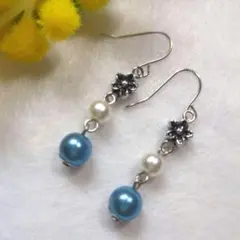 ハンドメイドピアス　2458　　　　　　小花とパールビーズ