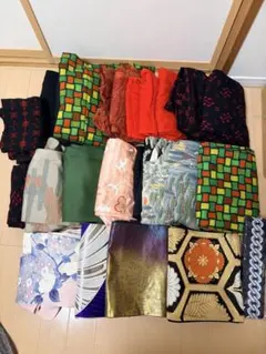 お値下げ！大量２０点 留袖・着物・反物・帯 まとめ売り リメイク素材のサムネイル