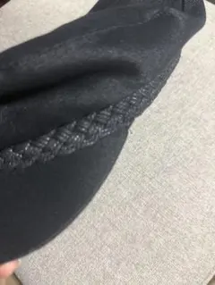 黒の編み込みブレード付きキャップのサムネイル