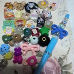 カスタムボールペン1本、各種ビーズ30個セット