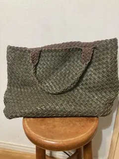 トートバック　レザー　オリーブ　カーキ