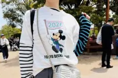 【東京ディズニーリゾート】2026 ミッキー Tシャツ 短時間着用 美品