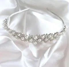 ブライダルティアラ パール 結婚式 花嫁 カチューシャ おしゃれ 高品質