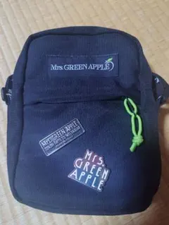 レア】Mrs. GREEN APPLE FC限定ポーチ バッジ付き - メルカリ