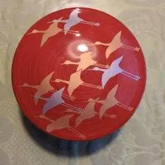 たち吉、小物入れ。飴入れなど。長寿の金、銀の鶴の模様あり。赤の小物入れで元気に。