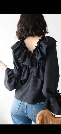 Deux Amour フリル付きブラックブラウス FREE/M-L 新品タグ付きのサムネイル