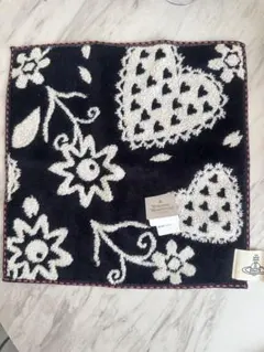 【新品】Vivienne Westwood タオルハンカチ ブラックハート＆花柄