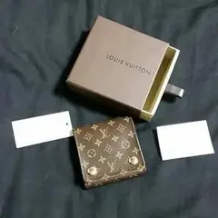 LOUIS　VUITTON