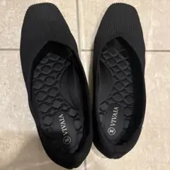 VIVALA ブラック フラットシューズ