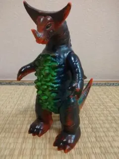 新品未開封　一期　ブルマァク　ゴモラ　スタンダード　ウルトラマン1999 日本製 Yahoo!オークション -「ゴモラ・ソフビ」(ビンテージ) の落札相場